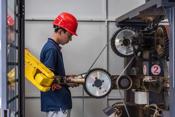 Robotic Surface Belt CNC Polishing Machine Dengan Robotic Plumbing Handle